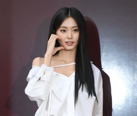 tzuyu gucci